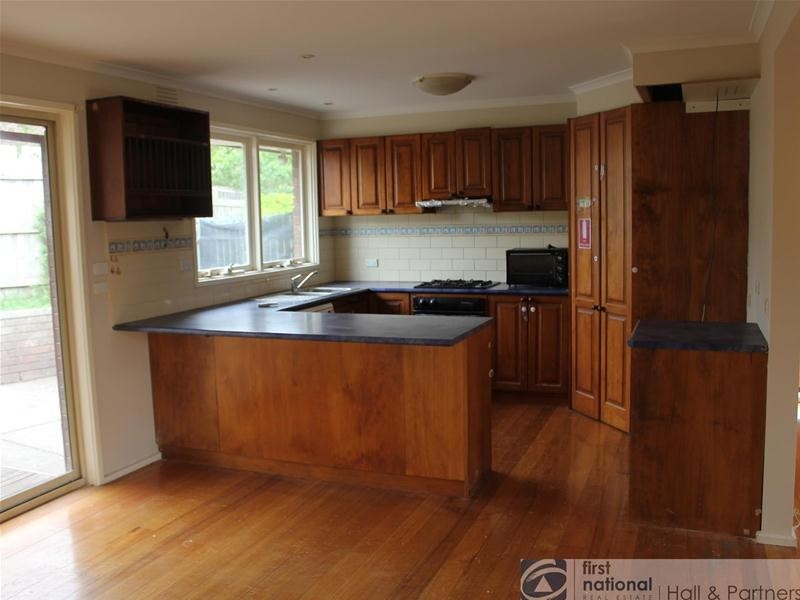 13 Gumbuya Close, Eumemmerring VIC 3177