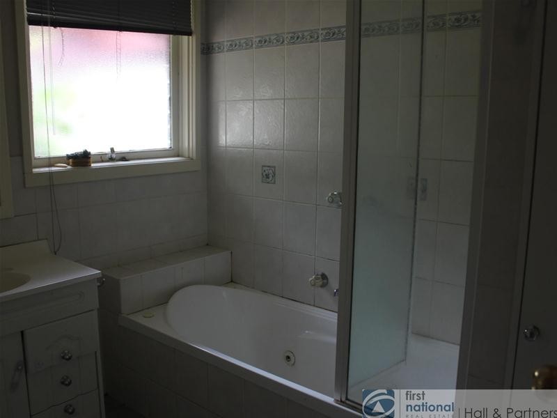 13 Gumbuya Close, Eumemmerring VIC 3177