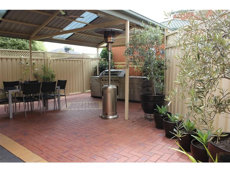 1/9-11 Hennessy Way, Dandenong North VIC 3175