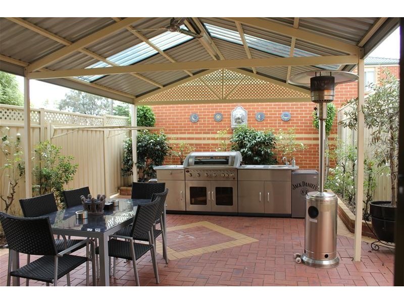 1/9-11 Hennessy Way, Dandenong North VIC 3175