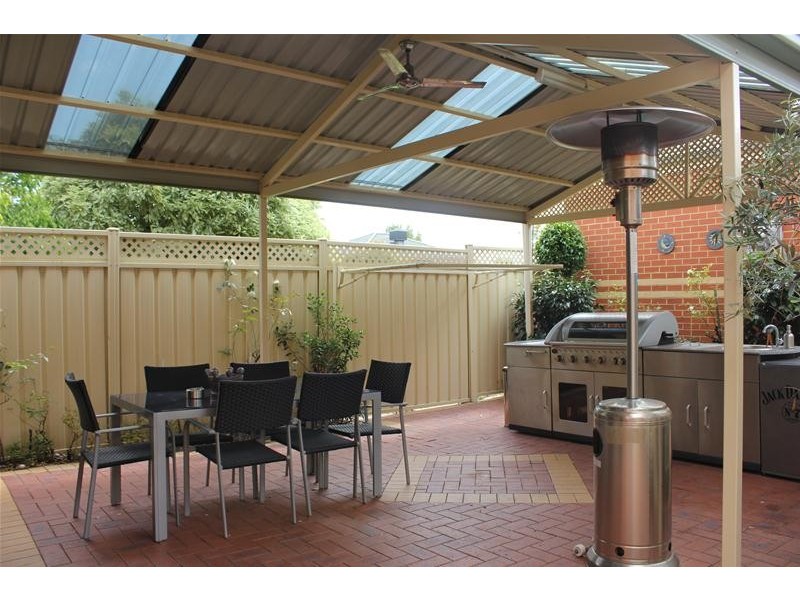 1/9-11 Hennessy Way, Dandenong North VIC 3175