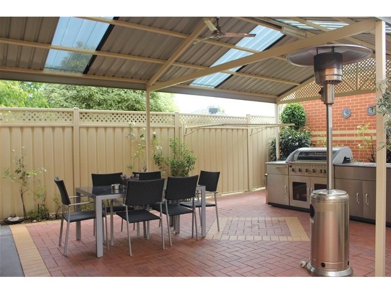 1/9-11 Hennessy Way, Dandenong North VIC 3175