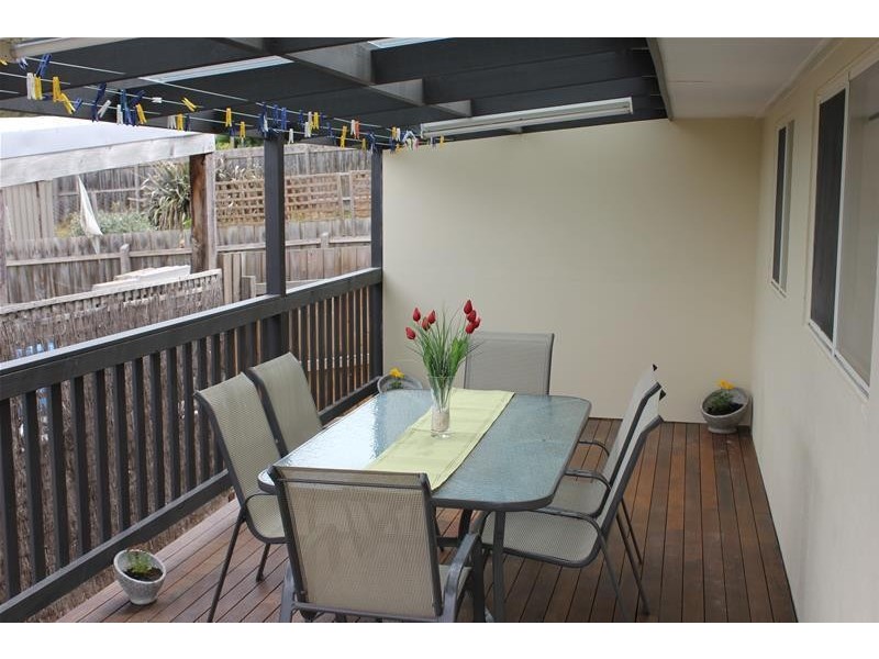 35 Laurel Avenue, Doveton VIC 3177