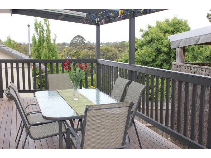 35 Laurel Avenue, Doveton VIC 3177