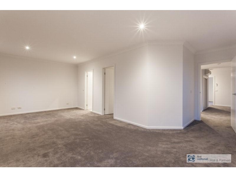 28 Tilbavale Close, Hallam VIC 3803