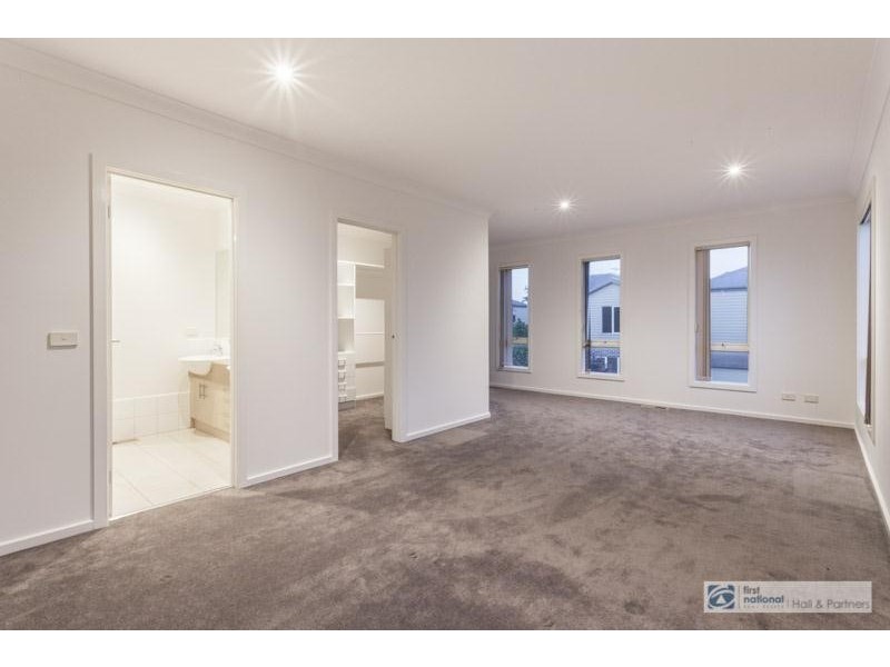 28 Tilbavale Close, Hallam VIC 3803