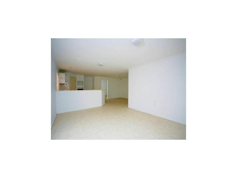 8 Raphael Street, Hallam VIC 3803