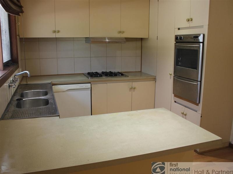 32 Scotsburn Way, Endeavour Hills VIC 3802