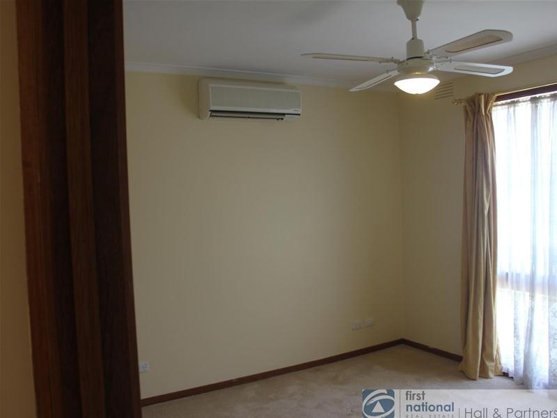 32 Scotsburn Way, Endeavour Hills VIC 3802