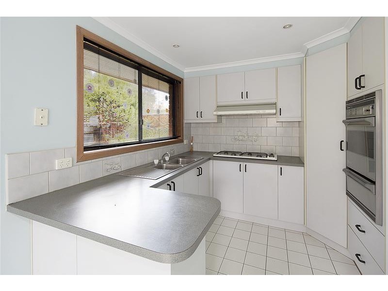 1/56 Arthur Phillip Drive, Endeavour Hills VIC 3802