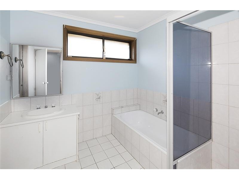 1/56 Arthur Phillip Drive, Endeavour Hills VIC 3802