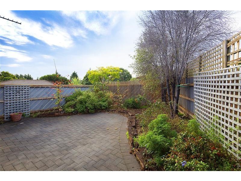 1/56 Arthur Phillip Drive, Endeavour Hills VIC 3802