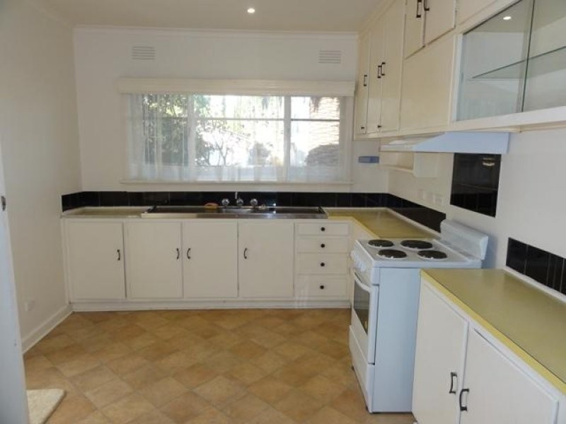 27 Montana Avenue, Mulgrave VIC 3170