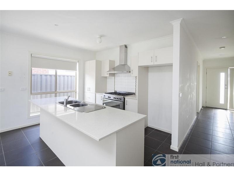 9 Elderberry Way, Pakenham VIC 3810