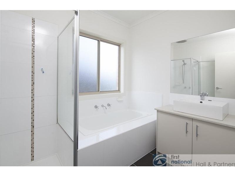 9 Elderberry Way, Pakenham VIC 3810