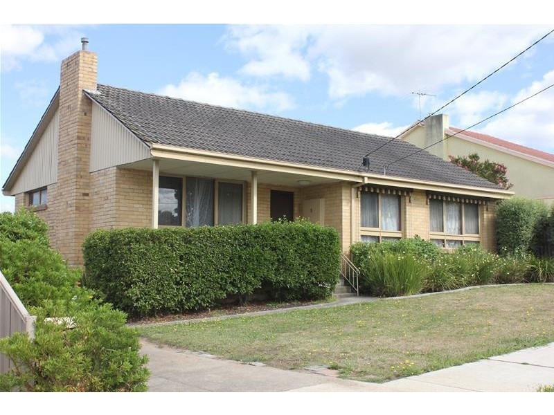 9 Charles Avenue, Hallam VIC 3803