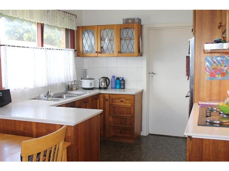 9 Charles Avenue, Hallam VIC 3803