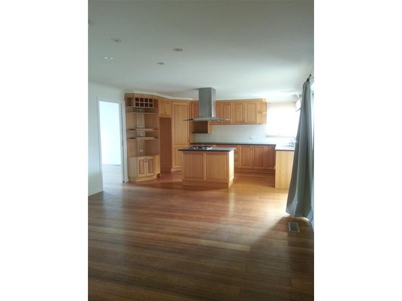 17 Westminster Avenue, Dandenong North VIC 3175