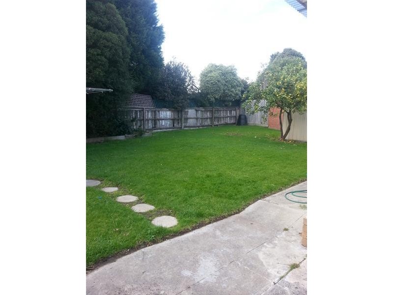 17 Westminster Avenue, Dandenong North VIC 3175