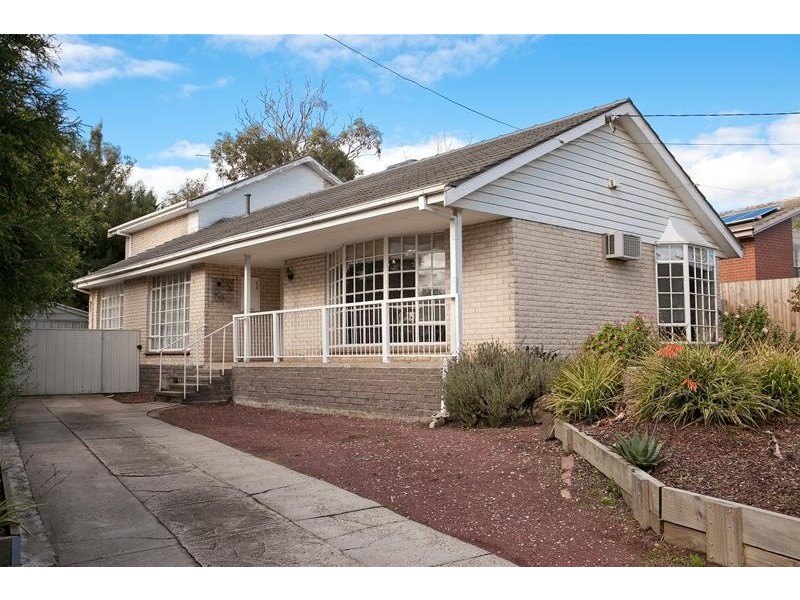 44 Meadow Wood Walk, Narre Warren VIC 3805