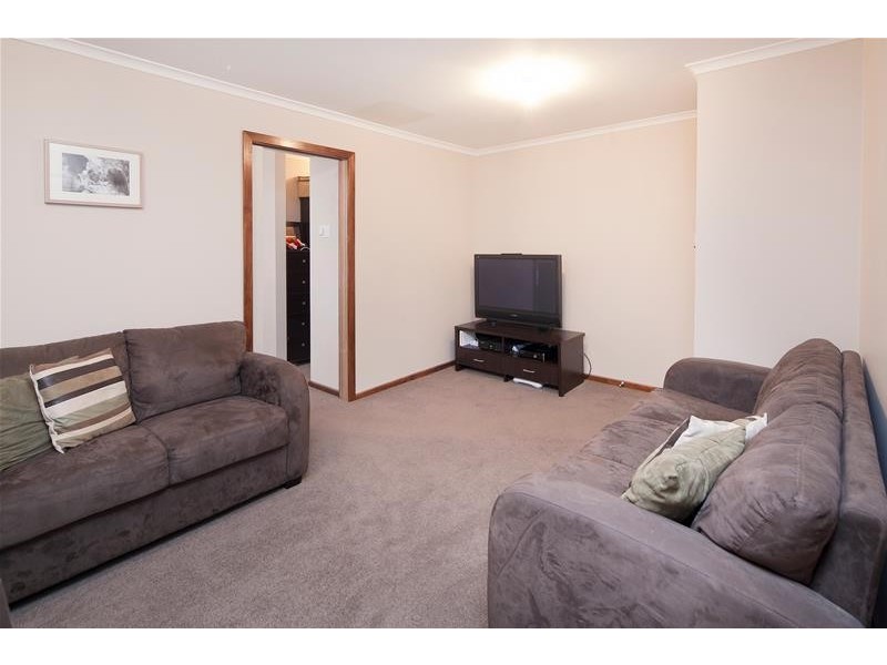 44 Meadow Wood Walk, Narre Warren VIC 3805