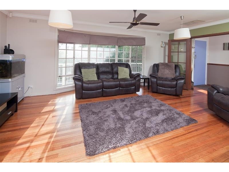 44 Meadow Wood Walk, Narre Warren VIC 3805