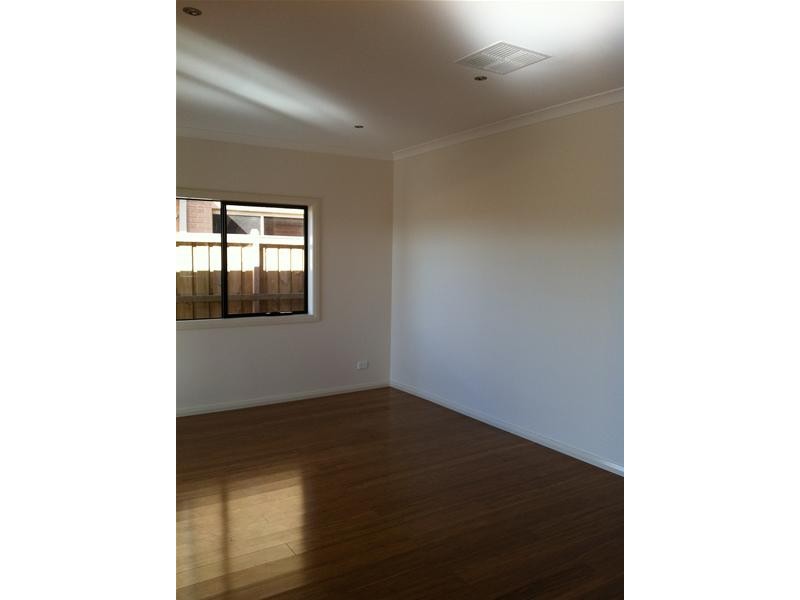 116 Clarenden Drive, Keysborough VIC 3173