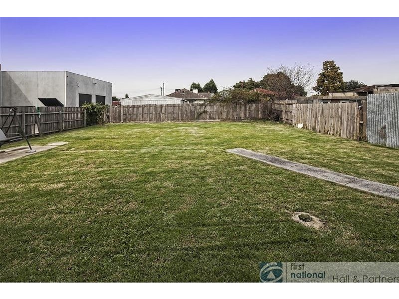 28 Curtin Crescent, Dandenong North VIC 3175