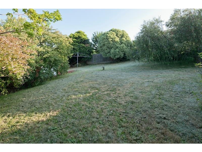 24 Lipton Drive, Dandenong North VIC 3175