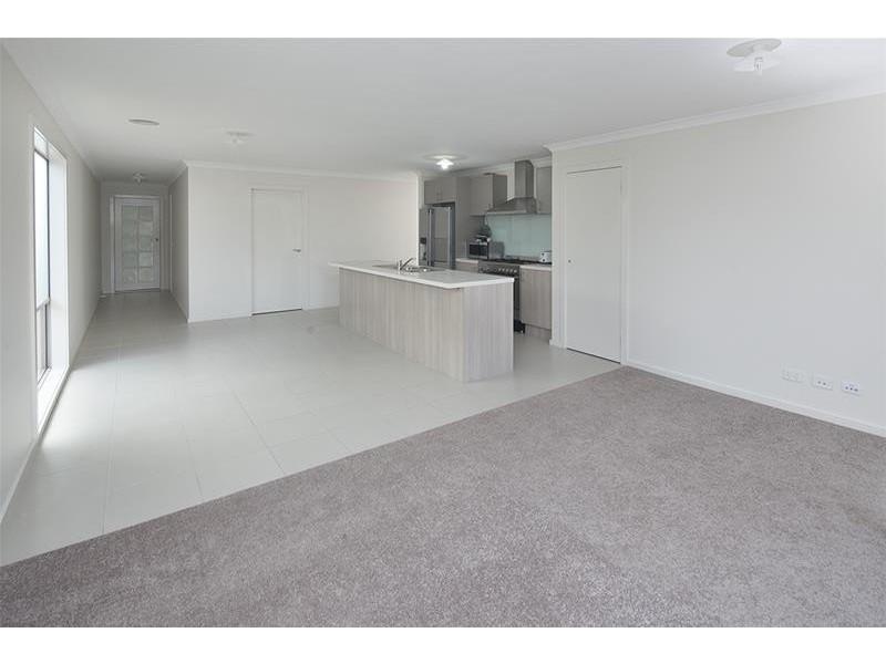 12 Morphetville Street, Clyde North VIC 3978