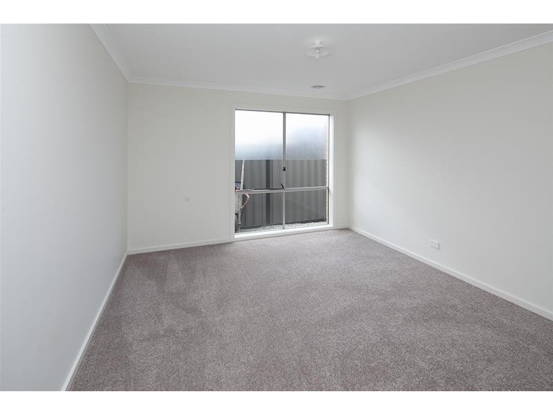 12 Morphetville Street, Clyde North VIC 3978