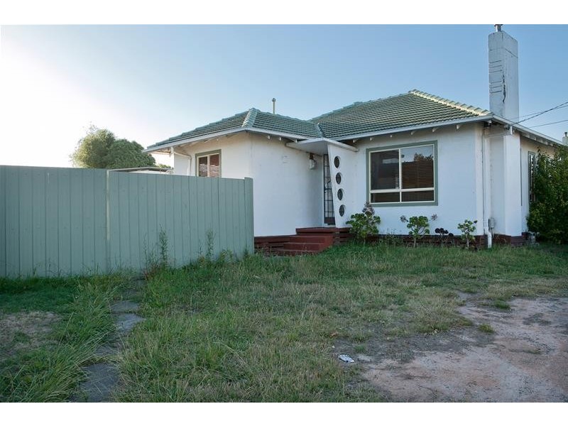 10 Menzies Avenue, Dandenong North VIC 3175