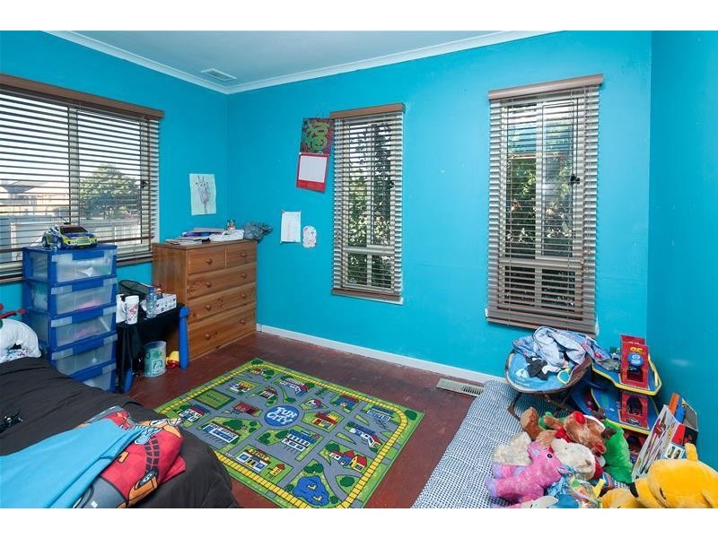 10 Menzies Avenue, Dandenong North VIC 3175