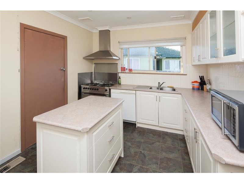 10 Menzies Avenue, Dandenong North VIC 3175