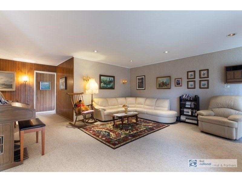 16 Mangana Drive, Mulgrave VIC 3170