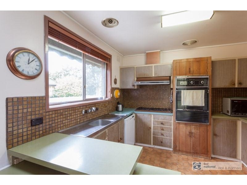 16 Mangana Drive, Mulgrave VIC 3170