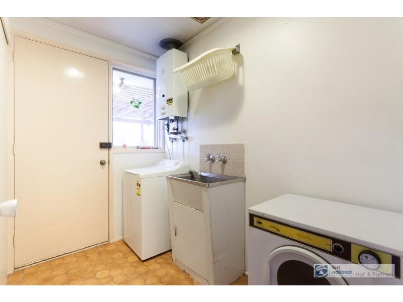 16 Mangana Drive, Mulgrave VIC 3170