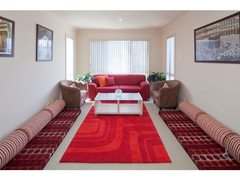 28 Tilbavale Close, Hallam VIC 3803