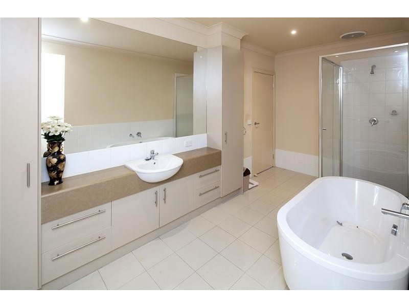 28 Tilbavale Close, Hallam VIC 3803