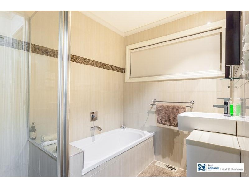 4 Paviour  Court, Dandenong North VIC 3175