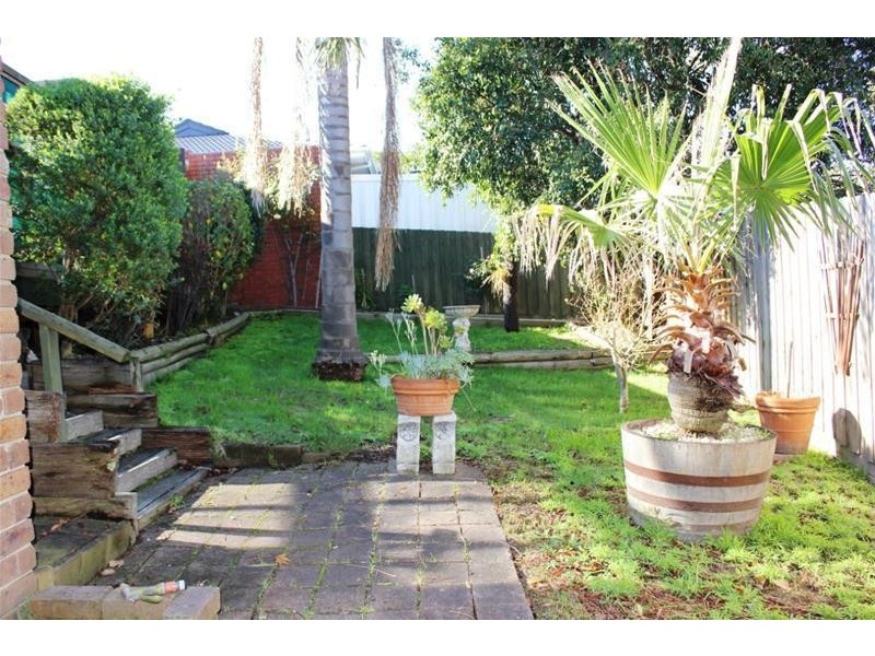 1 Joseph Banks Crescent, Endeavour Hills VIC 3802