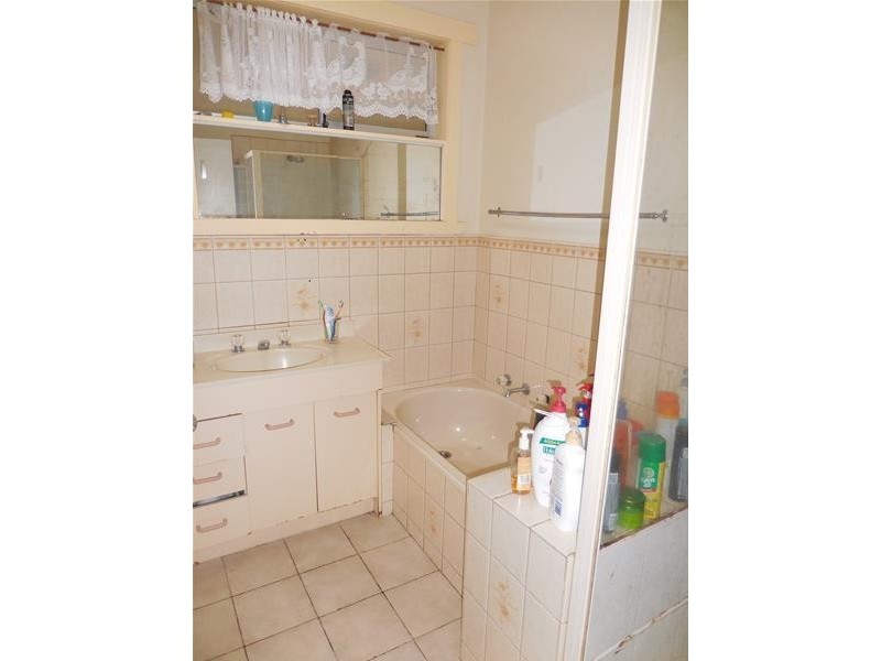 11 Waratah Drive, Dandenong North VIC 3175