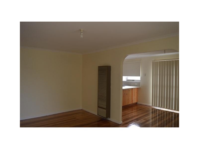 17 Rossiter Avenue, Endeavour Hills VIC 3802