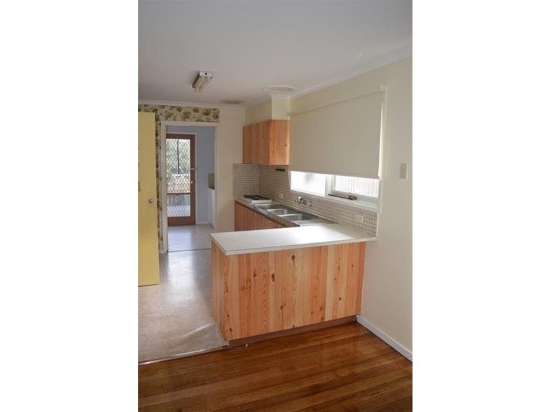 17 Rossiter Avenue, Endeavour Hills VIC 3802