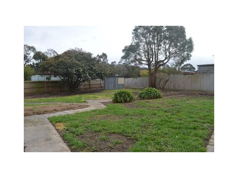 17 Rossiter Avenue, Endeavour Hills VIC 3802