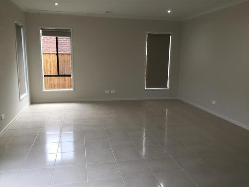 13 Heathcote Grove, Officer VIC 3809