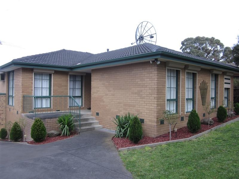 9 William Perry Close, Endeavour Hills VIC 3802