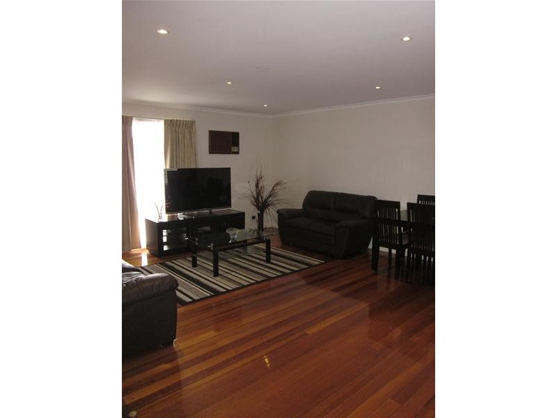 9 William Perry Close, Endeavour Hills VIC 3802