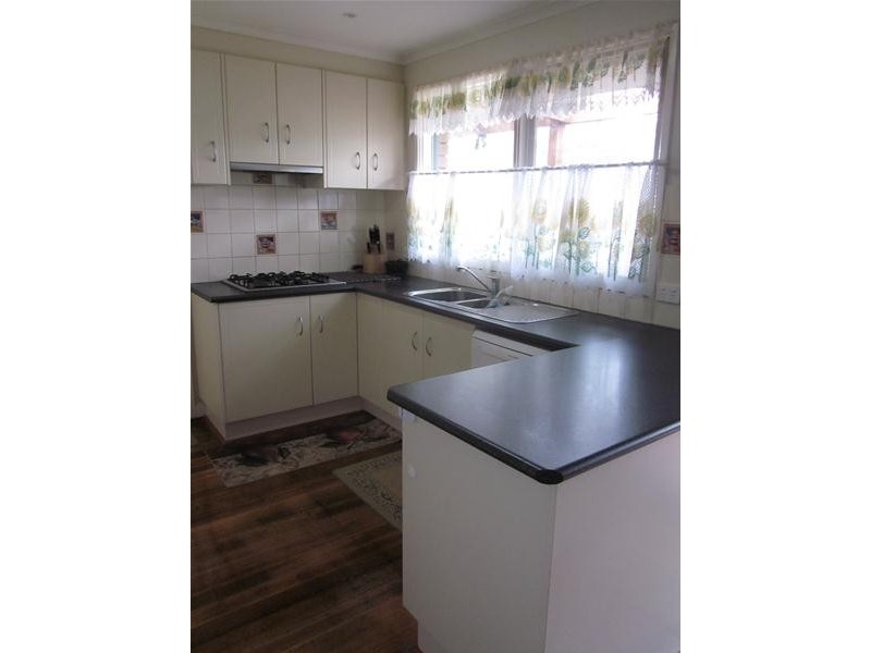 9 William Perry Close, Endeavour Hills VIC 3802