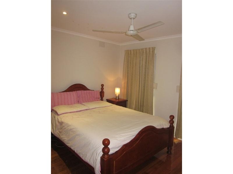 9 William Perry Close, Endeavour Hills VIC 3802